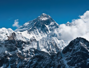 Fotoğraf 1.3 Himalaya Dağları, canlıların yayılmasını engelleyen önemli bir doğal etmendir.
