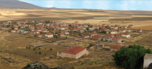 Fotoğraf 2.38 Ovada kurulmuş bir köy (Akçaören Köyü, Niğde)