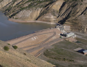 Fotoğraf 2.68 Türkiye’de tarım alanlarını sulamak için Devlet Su İşleri birçok yerde barajlar yapmaktadır.