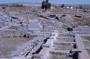 Fotoğraf 3.33 Hititlerin başkenti olan Hattuşa kalıntılarından bir görünüm